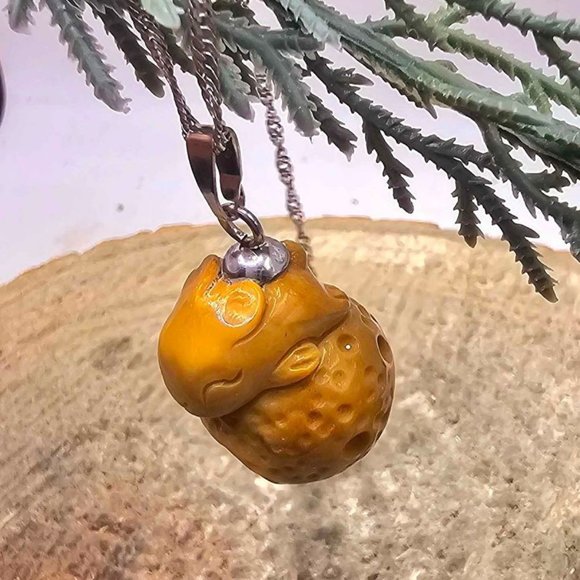 Nature Alashan Agate Cute Rabbit On Nut Pendant Necklace - Picture 7 of 10